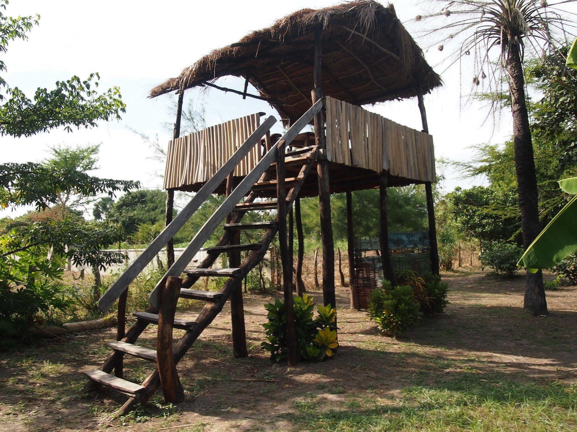 Footsteps Eco-Lodge Gunjur Esterno foto