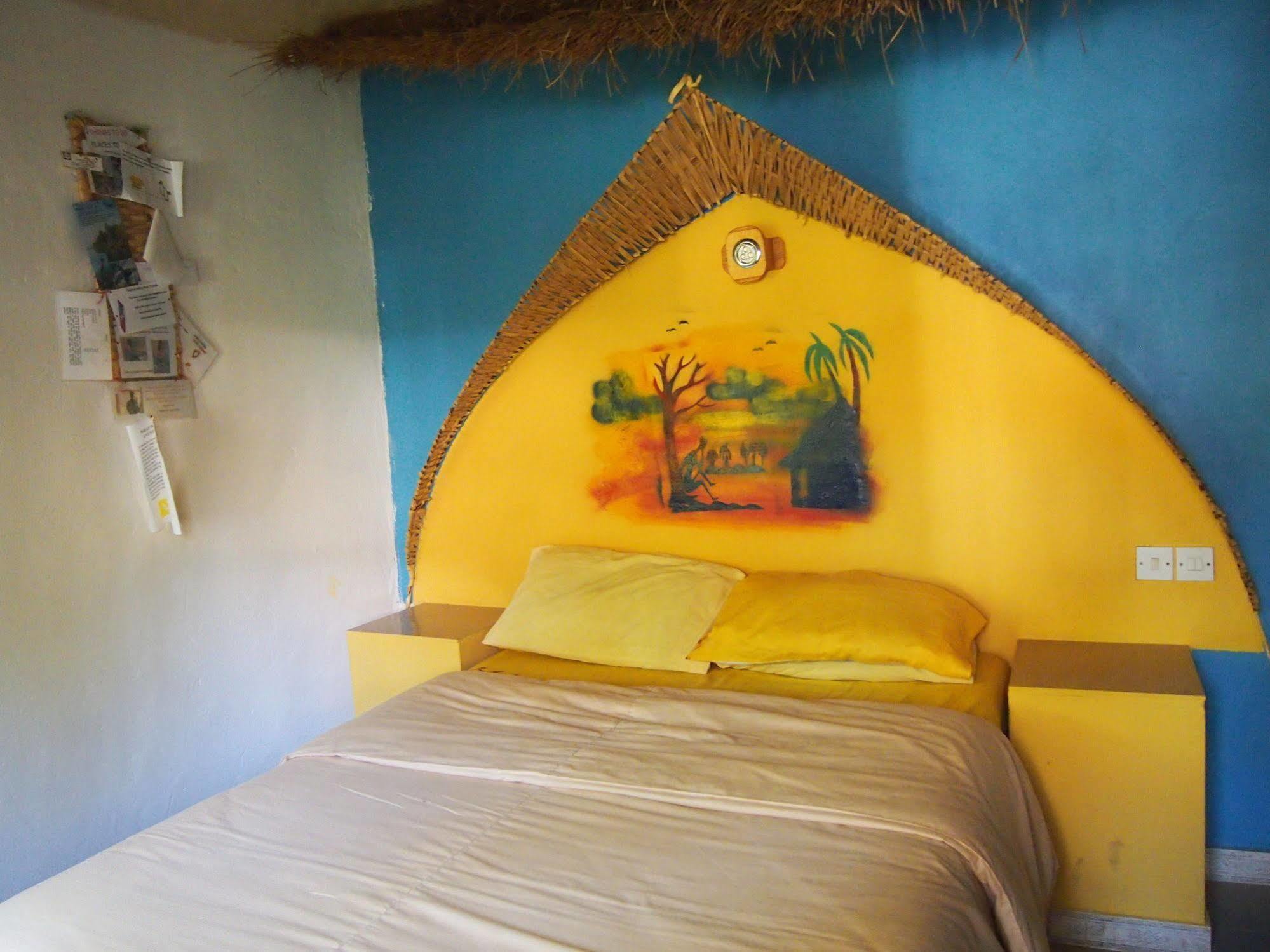 Footsteps Eco-Lodge Gunjur Esterno foto
