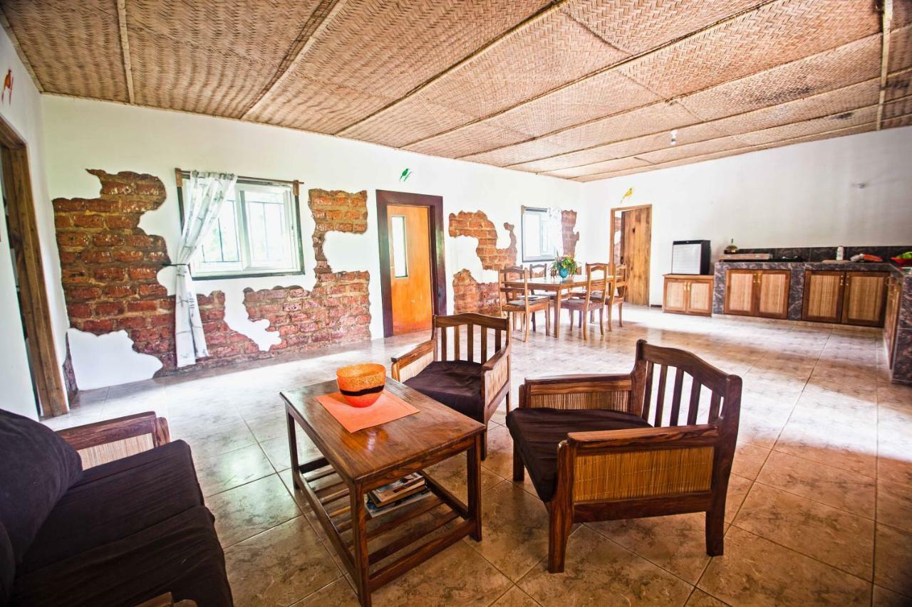 Footsteps Eco-Lodge Gunjur Esterno foto