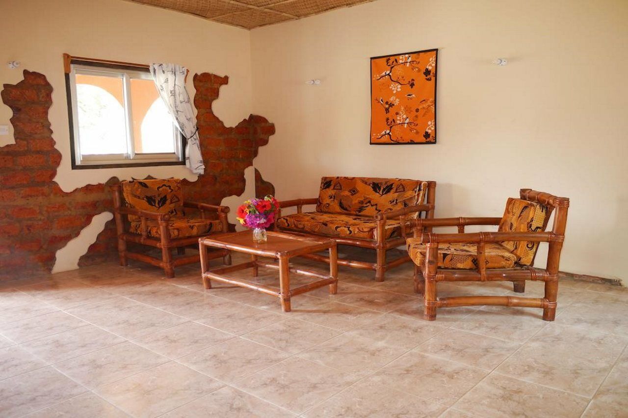 Footsteps Eco-Lodge Gunjur Esterno foto